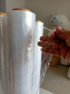 ฟิล์มยืด STRETCH FILM ขนาด กว้าง 50 cm ยาว 300 เมตร หนา 15 ไมครอน